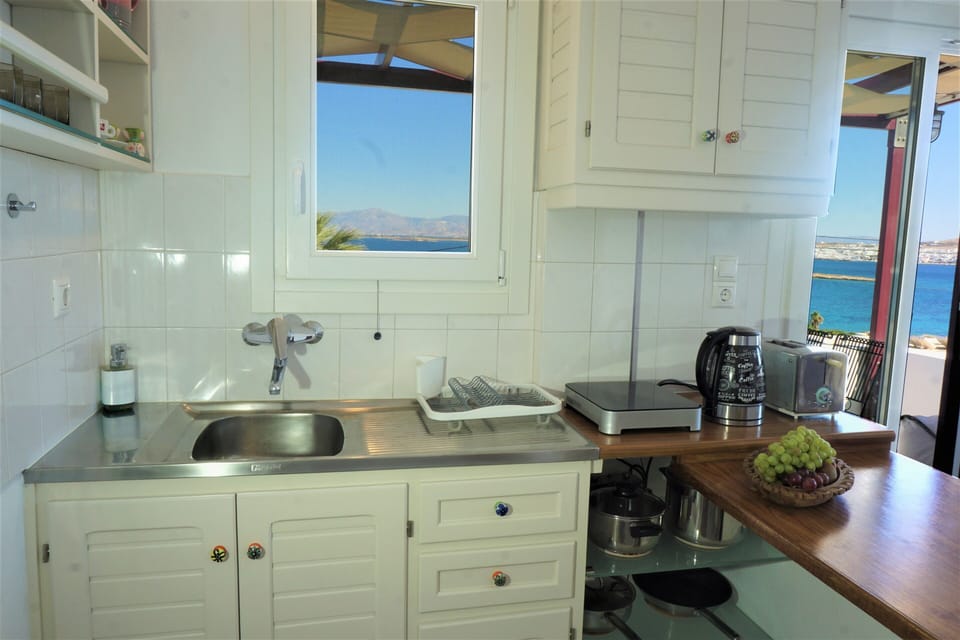 Fully equipped kitchen sea view (1st floor bungalow)