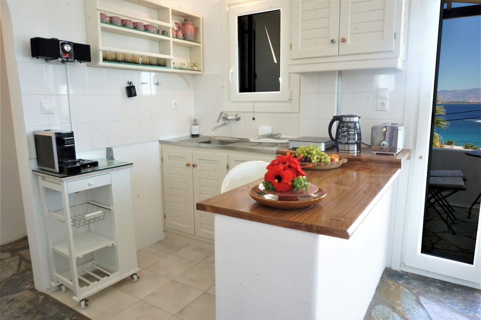 Fully equipped kitchen sea view  (1st floor bungalow )
