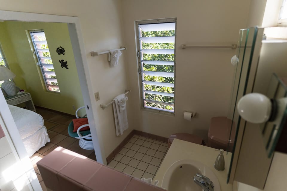 Towels, soap and shampoos included