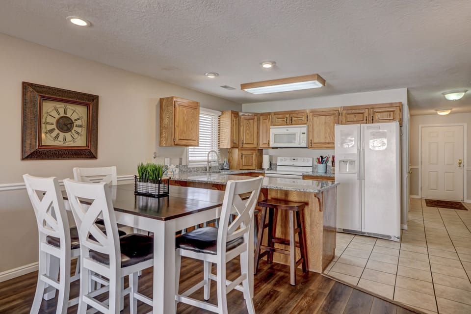Kitchen Dining - seating for 8