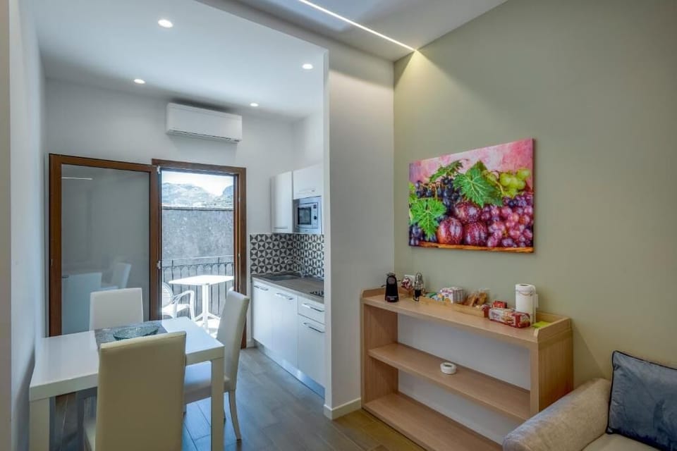 Junior Room | Minibar, in-room safe, desk, free WiFi