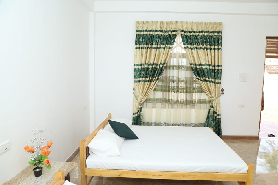 In-room safe, desk, free WiFi