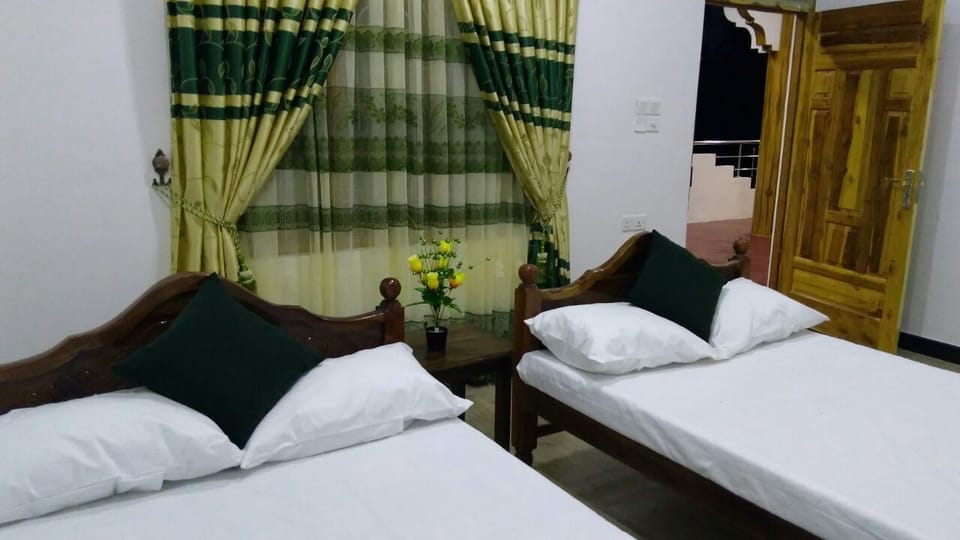 In-room safe, desk, free WiFi