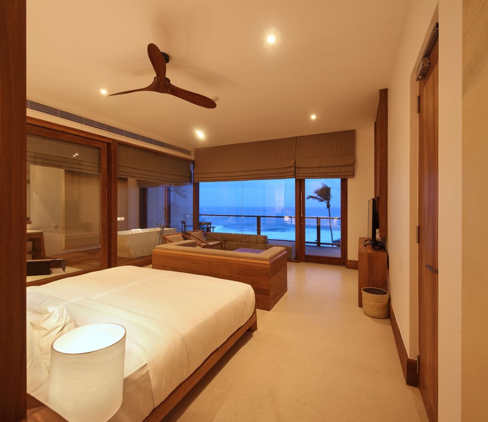 Design Suite, Balcony, Ocean View | Premium bedding, minibar, in-room safe, individually furnished