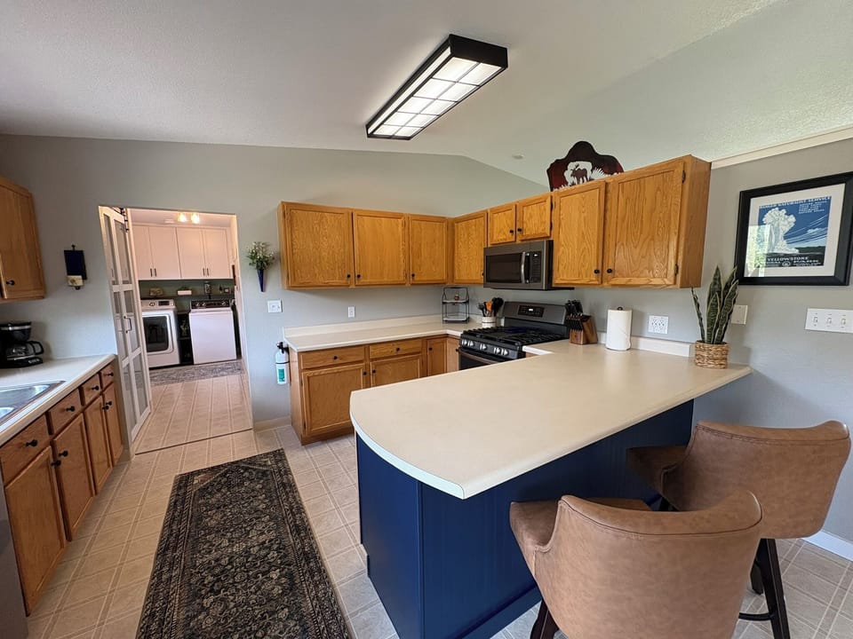 Kitchen dining