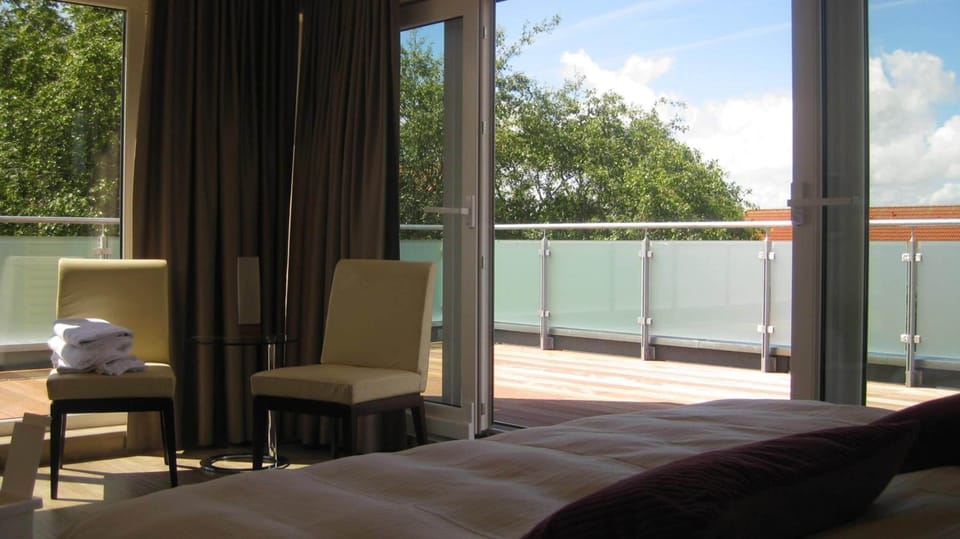 Minibar, soundproofing, cribs/infant beds, rollaway beds