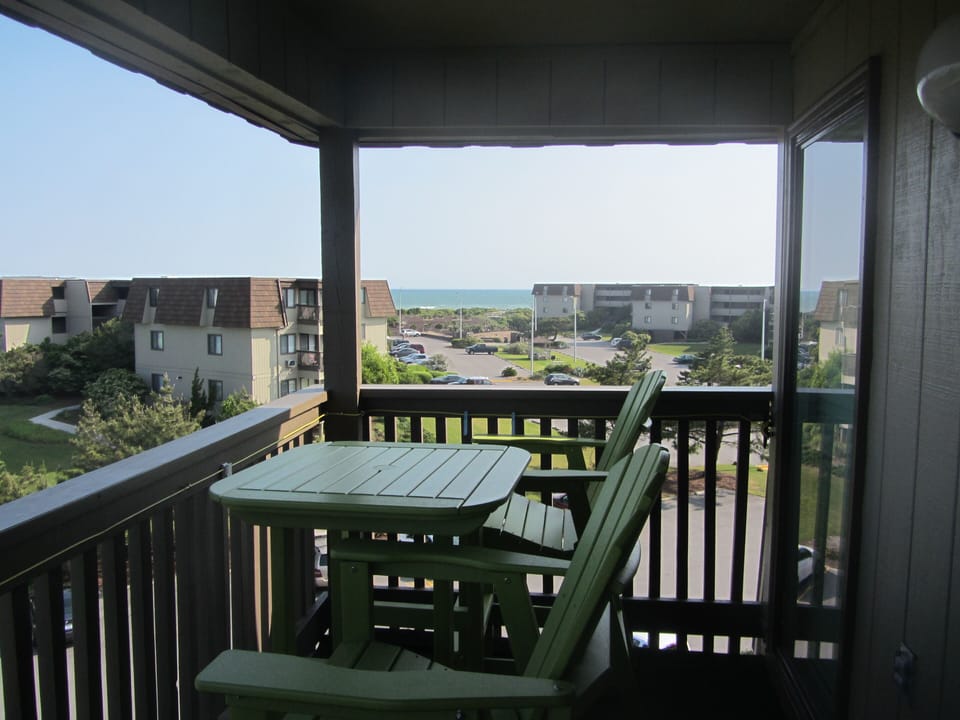 Deck. Ocean view. 180 degree view from sound to ocean