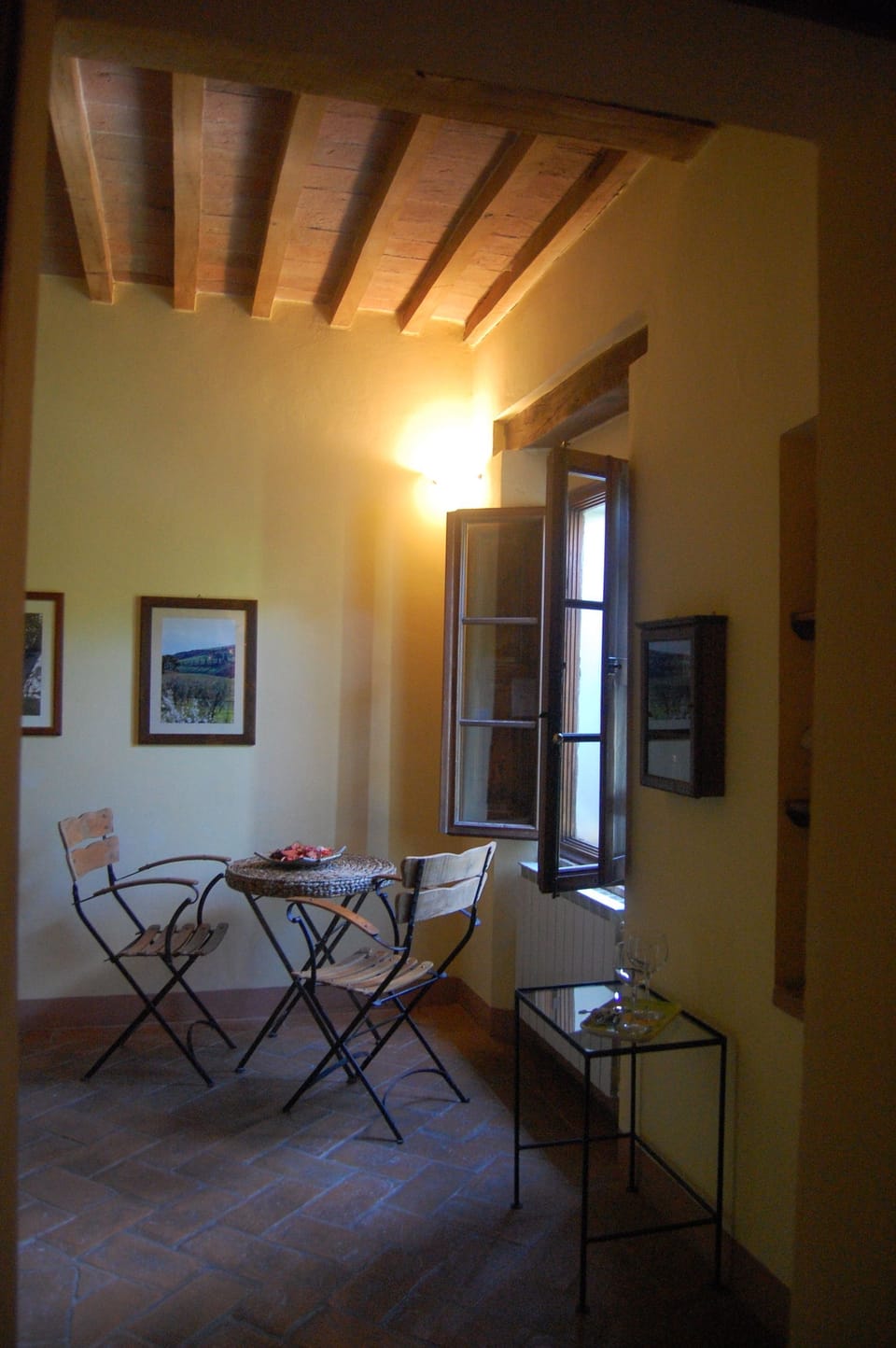 Double or Twin Room | Living area | Flat-screen TV