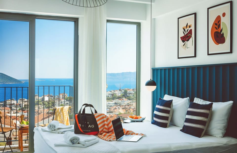 Triple Room | Egyptian cotton sheets, premium bedding, minibar, iron/ironing board