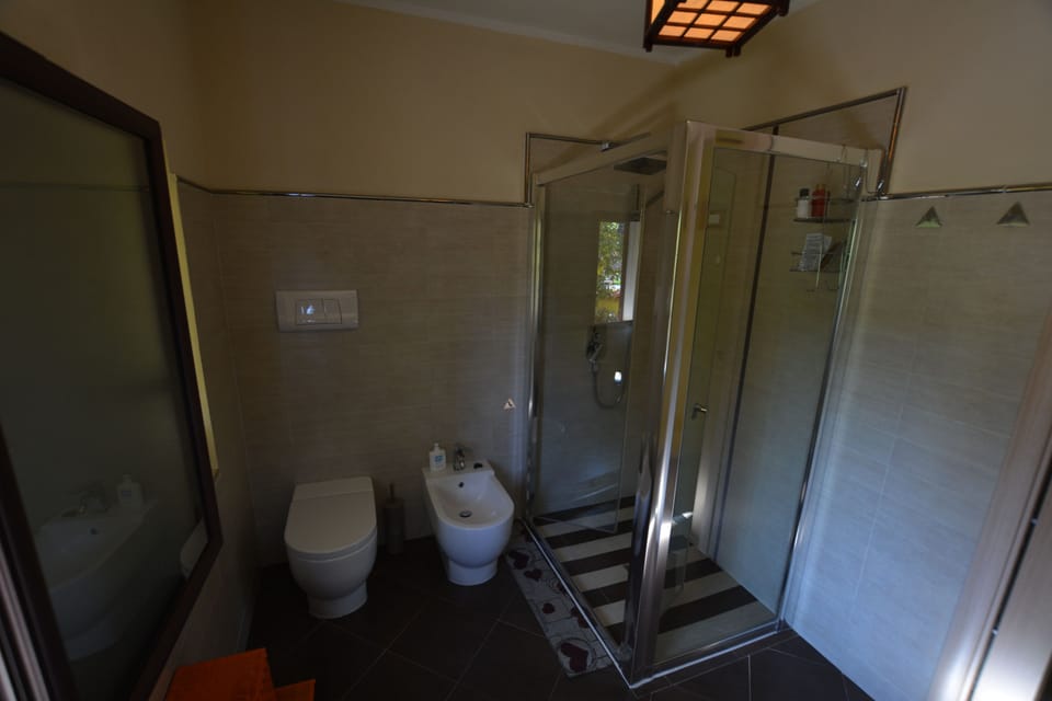 Double Room, Private Bathroom, Mountain View (Teo) | Bathroom | Shower, rainfall showerhead, free toiletries, hair dryer