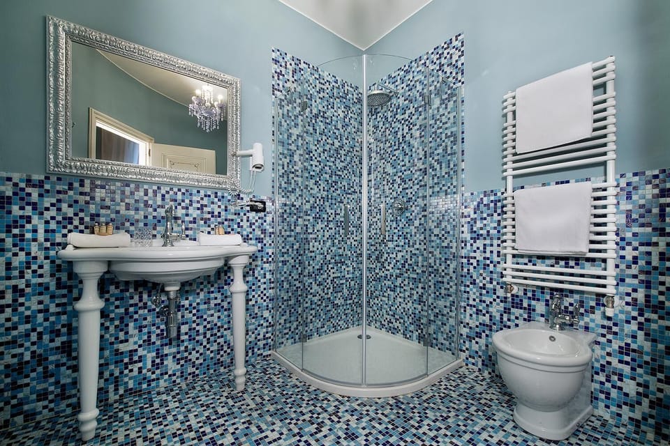 Shower, hair dryer, slippers, bidet