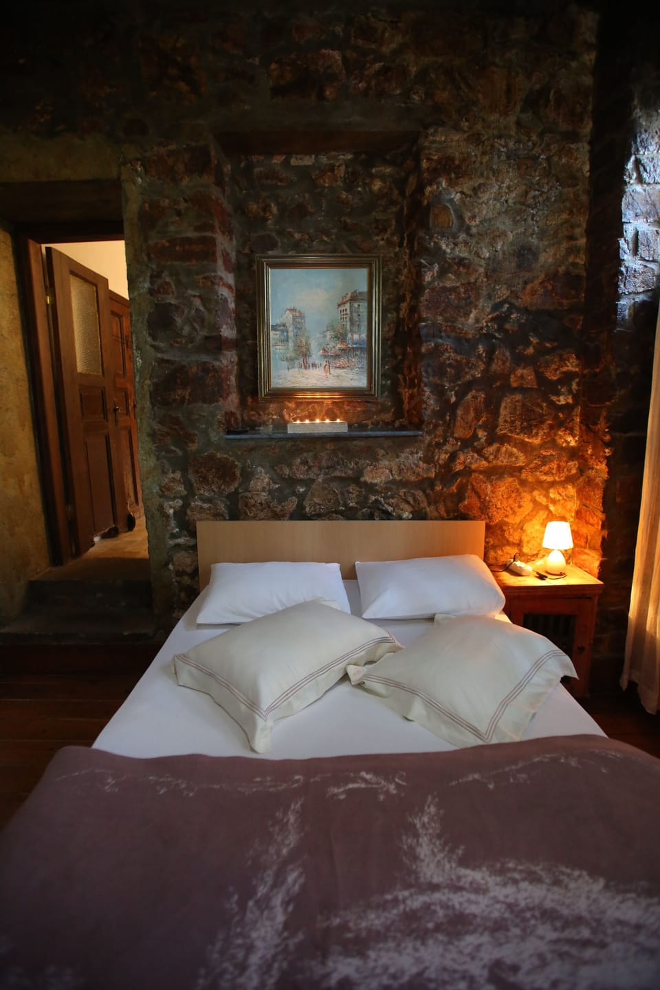 Deluxe Double Room, Bathtub | Free WiFi, bed sheets