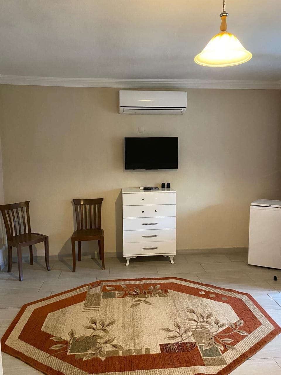 In-room safe, free WiFi, bed sheets