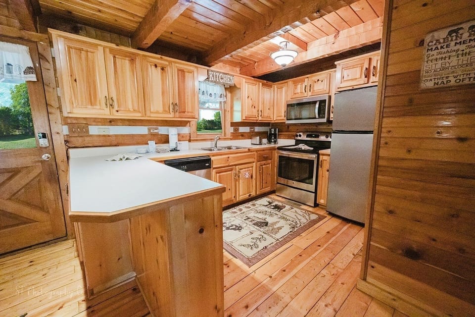 Cabin, 2 Bedrooms | Private kitchen | Fridge, microwave, oven, dishwasher