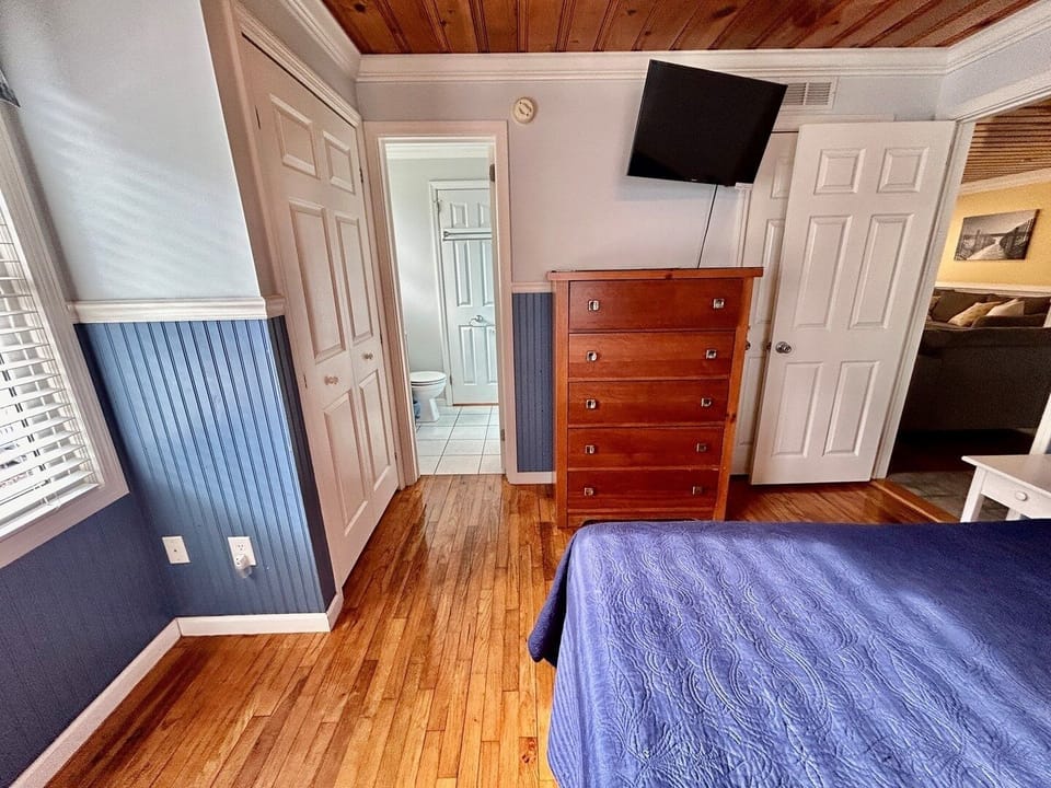 House, 6 Bedrooms | 6 bedrooms, iron/ironing board, WiFi (free)