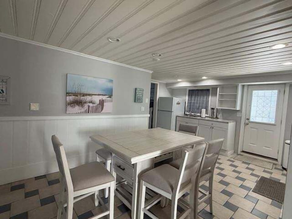 House, 6 Bedrooms | Dining