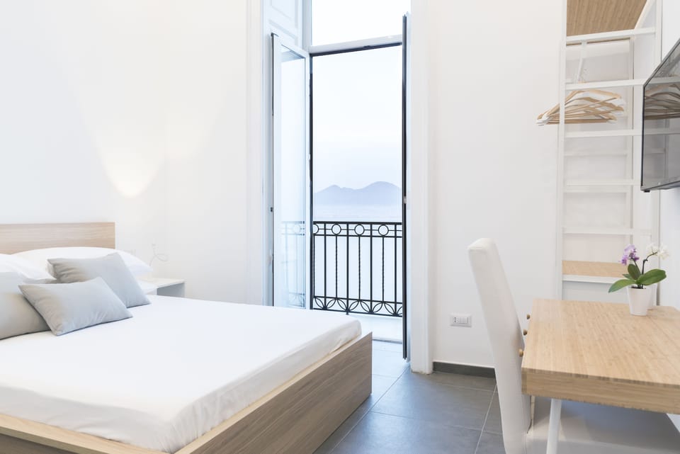 Superior Double Room, Balcony, Sea View | Premium bedding, in-room safe, individually decorated