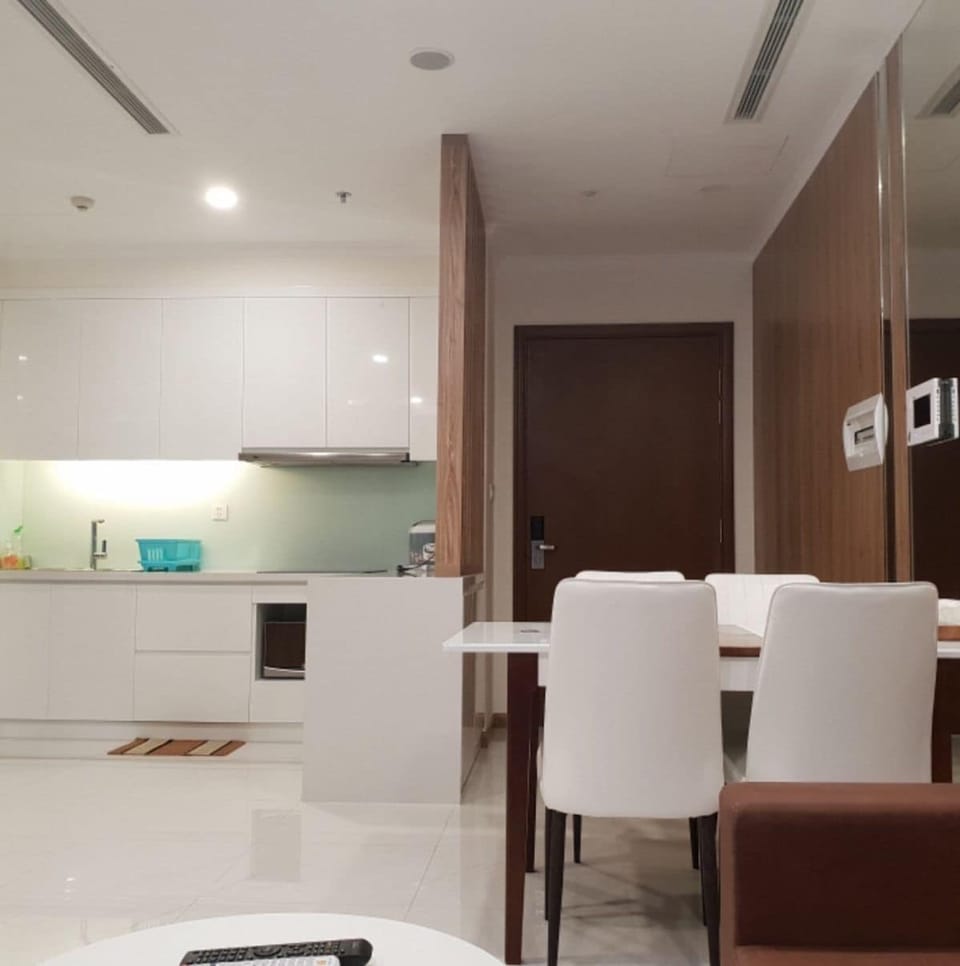 Luxury Apartment, 2 Bedrooms, Non Smoking | Private kitchen | Full-size fridge, microwave, stovetop, electric kettle