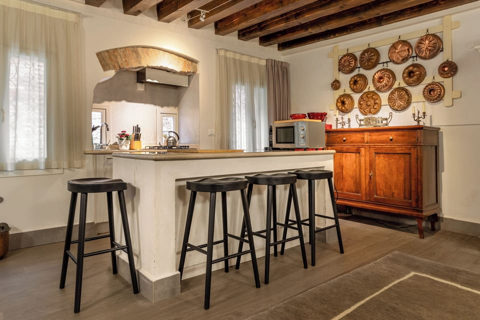 Apartment, 1 Bedroom | Private kitchen | Fridge, microwave, stovetop, coffee/tea maker
