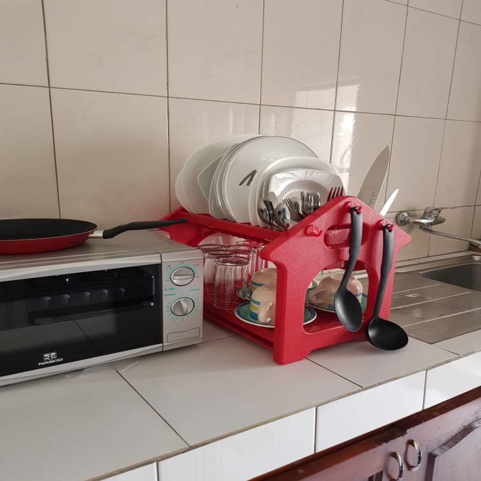 Comfort Apartment, 2 Bedrooms, Balcony | Private kitchen | Fridge, microwave, oven, stovetop