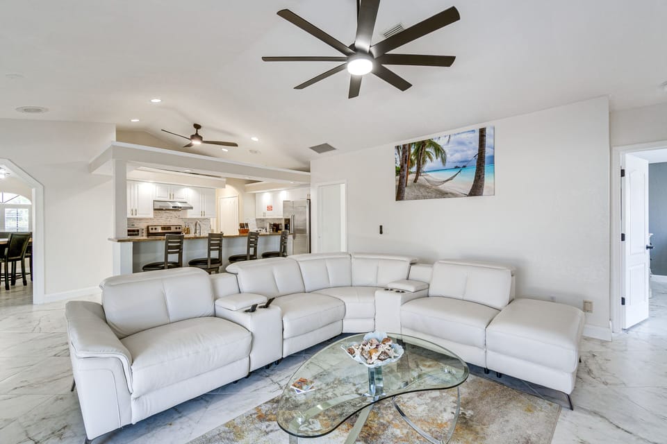Living Area | Single-Story Home | Smart TV w/ Cable | Internet Access