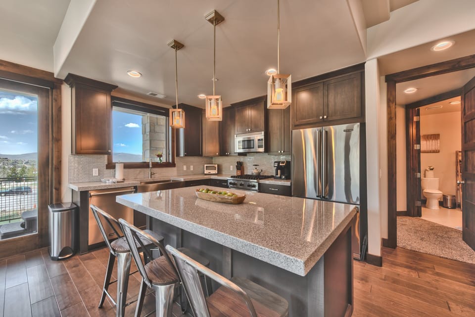 Gourmet Kitchen and Island Seating