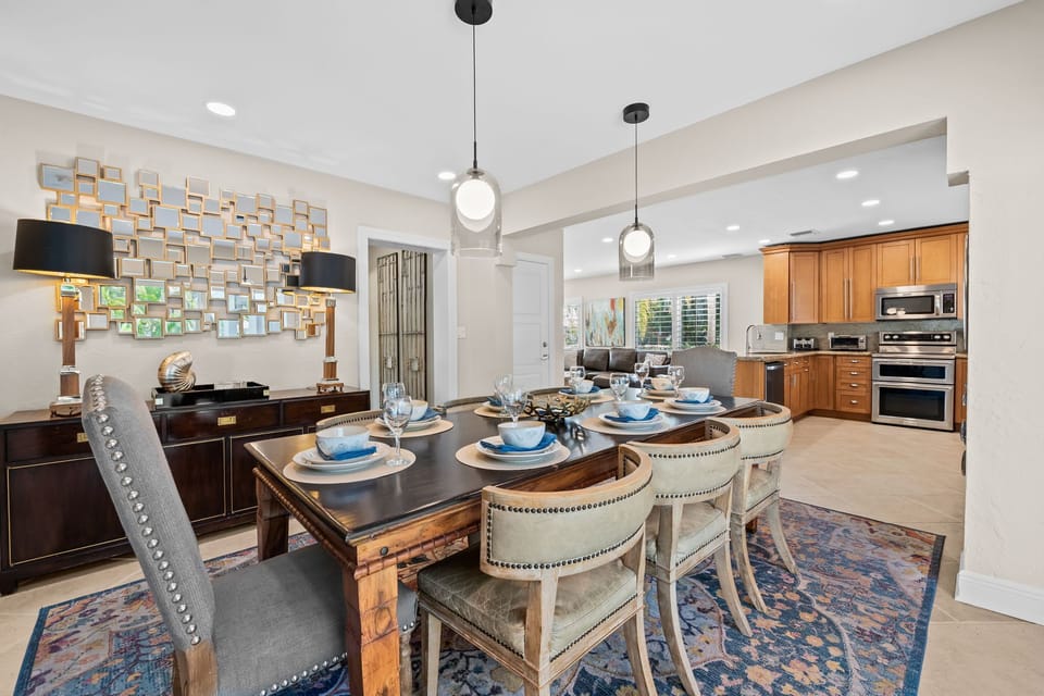Comfortable dining room