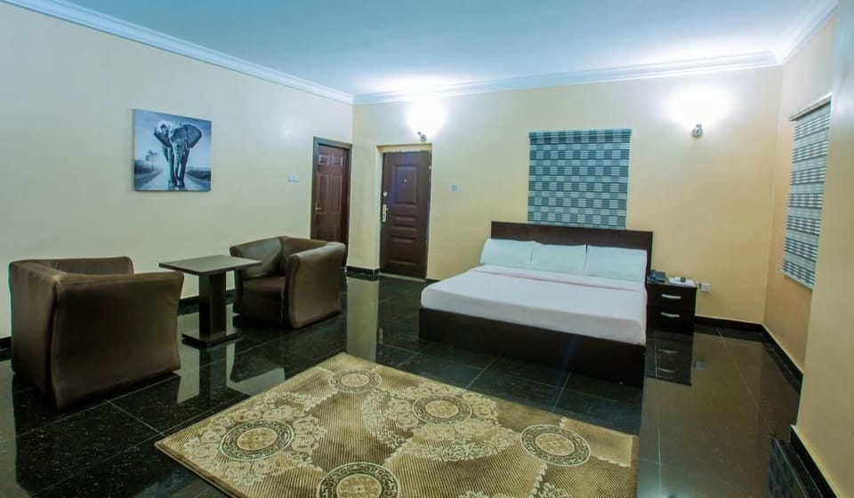 Standard Room, 1 Double Bed, Non Smoking | In-room safe, free WiFi, bed sheets