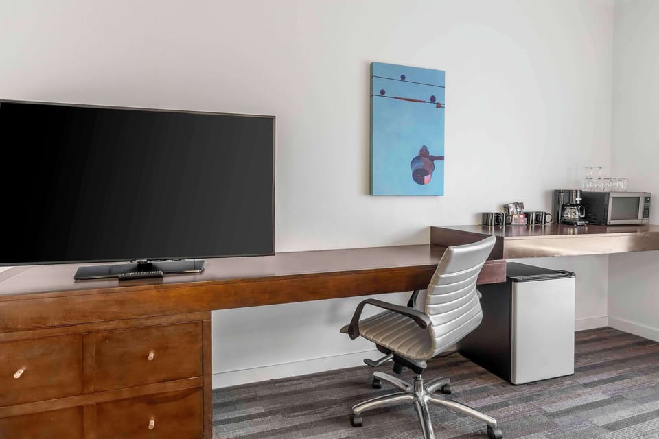 Standard Room, 2 Queen Beds | Premium bedding, in-room safe, desk, laptop workspace