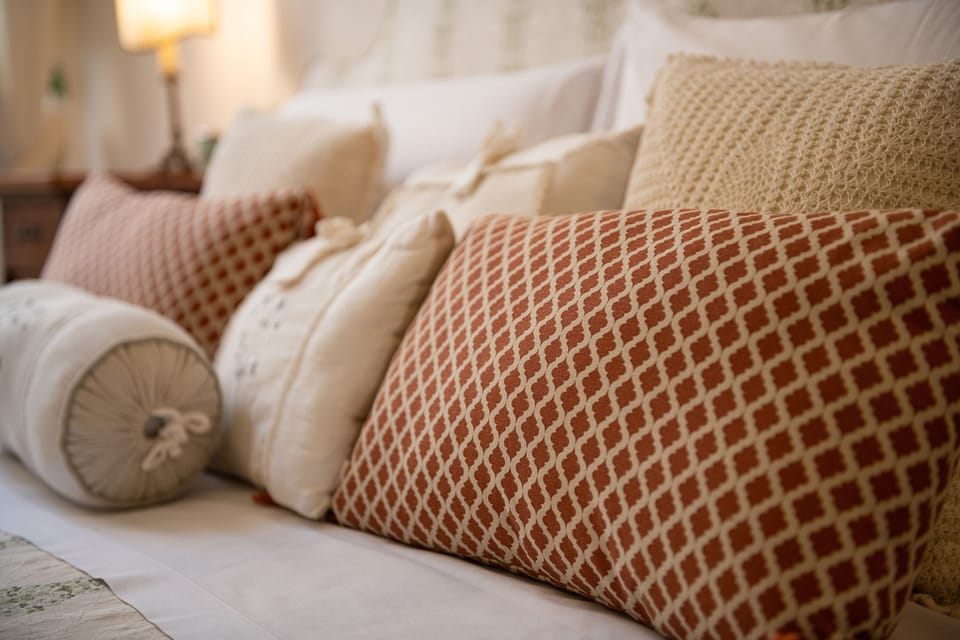 Business Double or Twin Room | Premium bedding, down comforters, memory foam beds, minibar