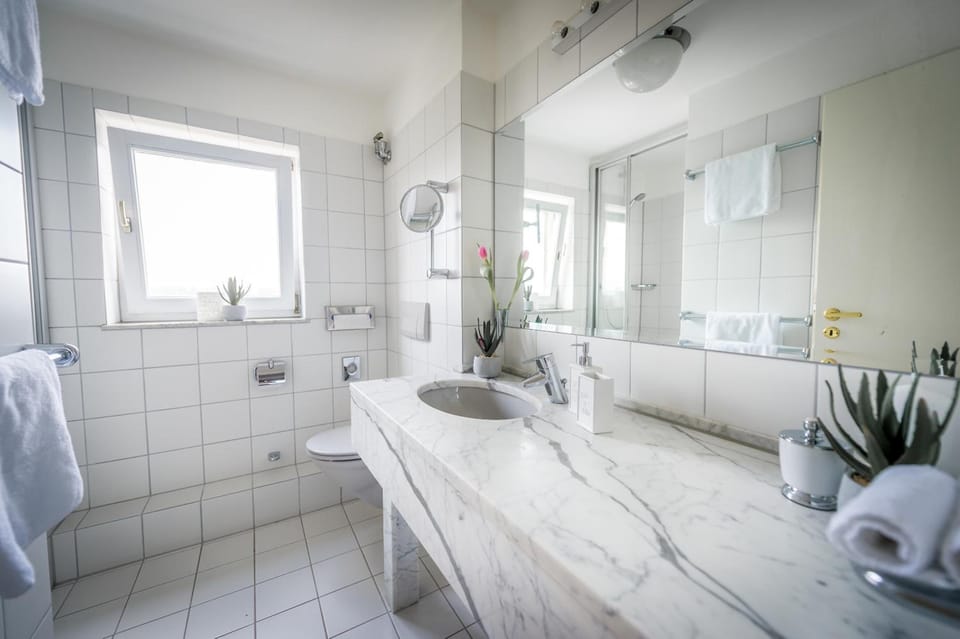 Shower, towels