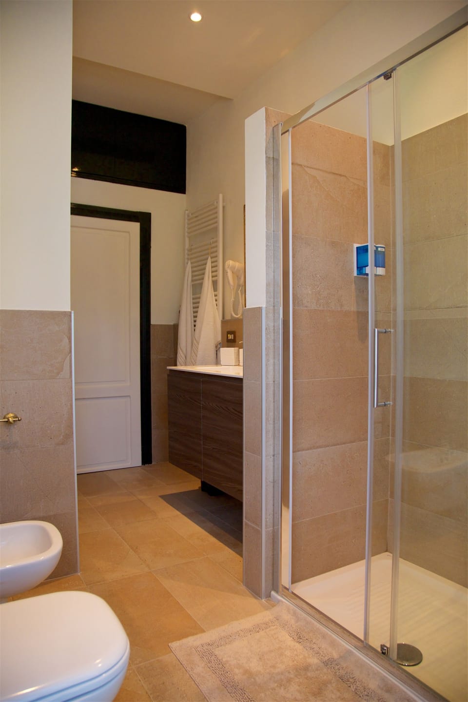 Superior Double or Twin Room (Bellagio) | Bathroom | Shower, free toiletries, hair dryer, bathrobes