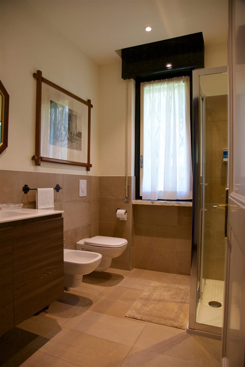 Superior Double Room (Varenna) | Bathroom | Shower, free toiletries, hair dryer, bathrobes