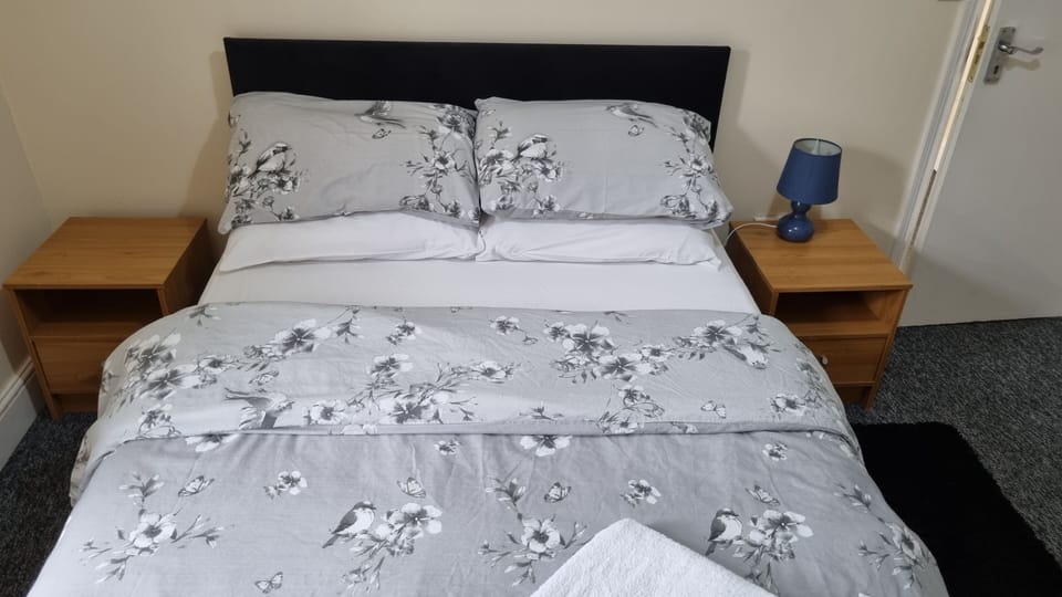 Double Room | Iron/ironing board, free WiFi, bed sheets