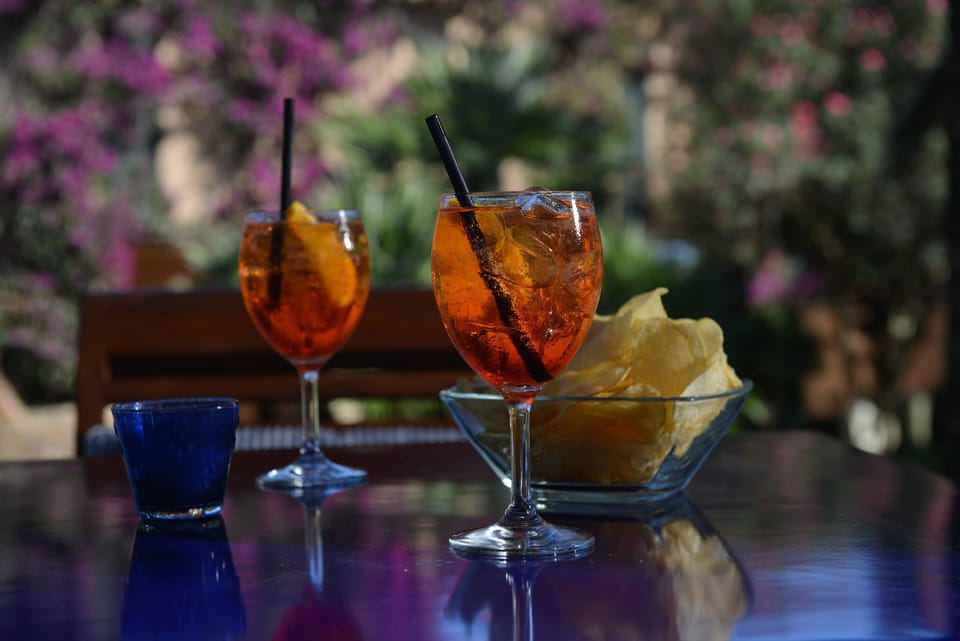 Poolside bar