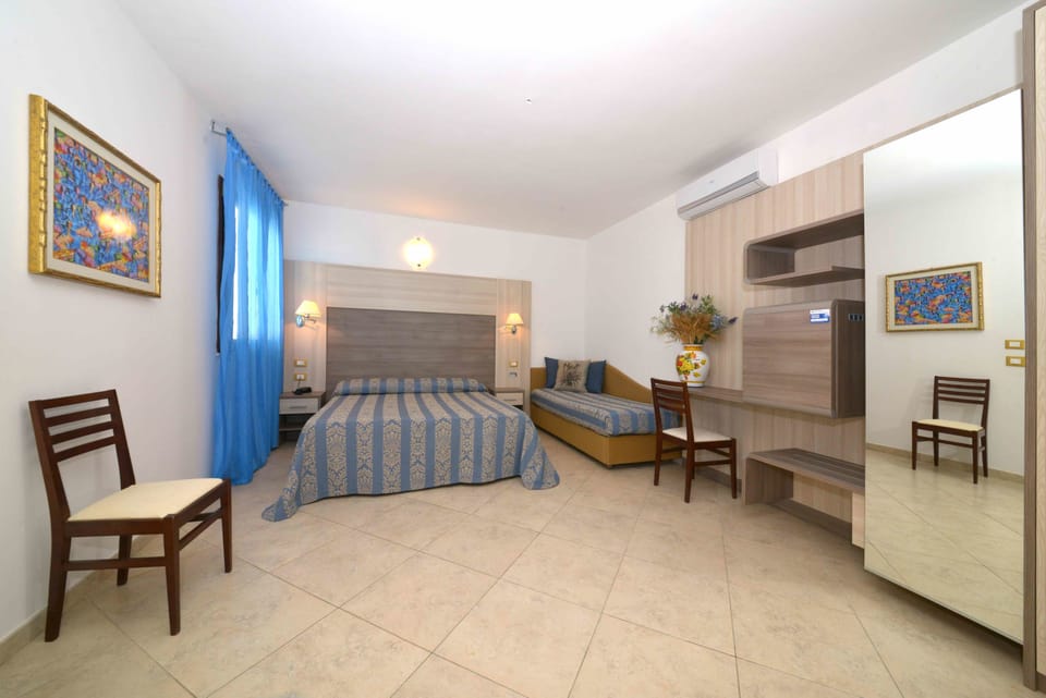 Triple Room | Premium bedding, in-room safe, desk, cribs/infant beds