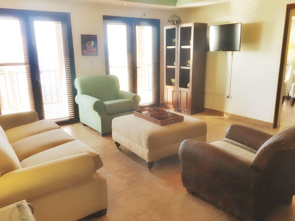 Premium Suite, Multiple Bedrooms, Non Smoking, Ocean View | Interior entrance