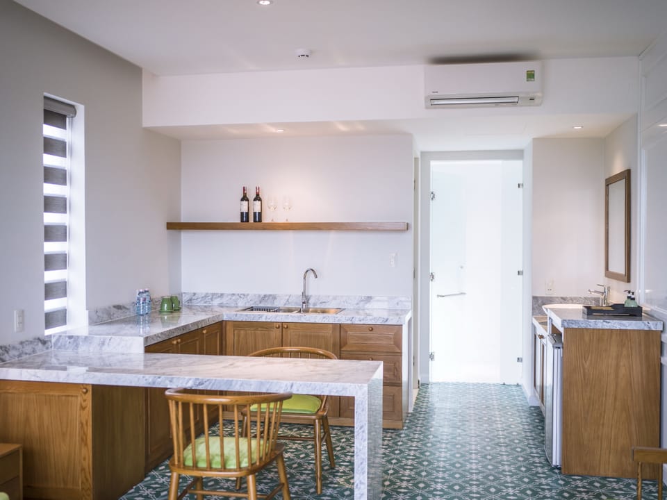 Family Room | Living area | Flat-screen TV