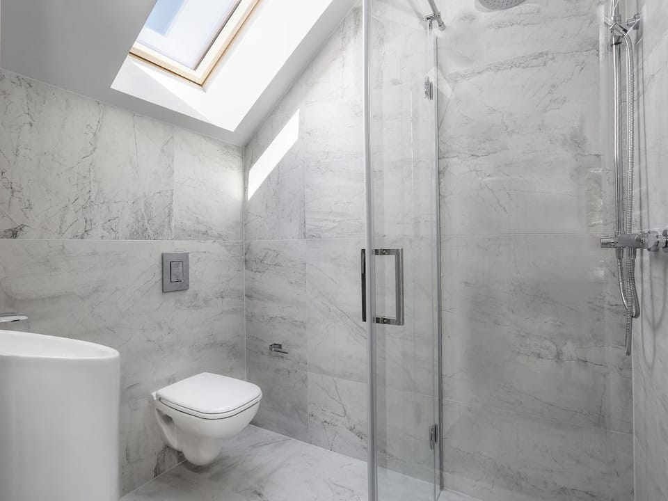 Deluxe Triple Room, Terrace (nr 12) | Bathroom | Shower, hair dryer, towels