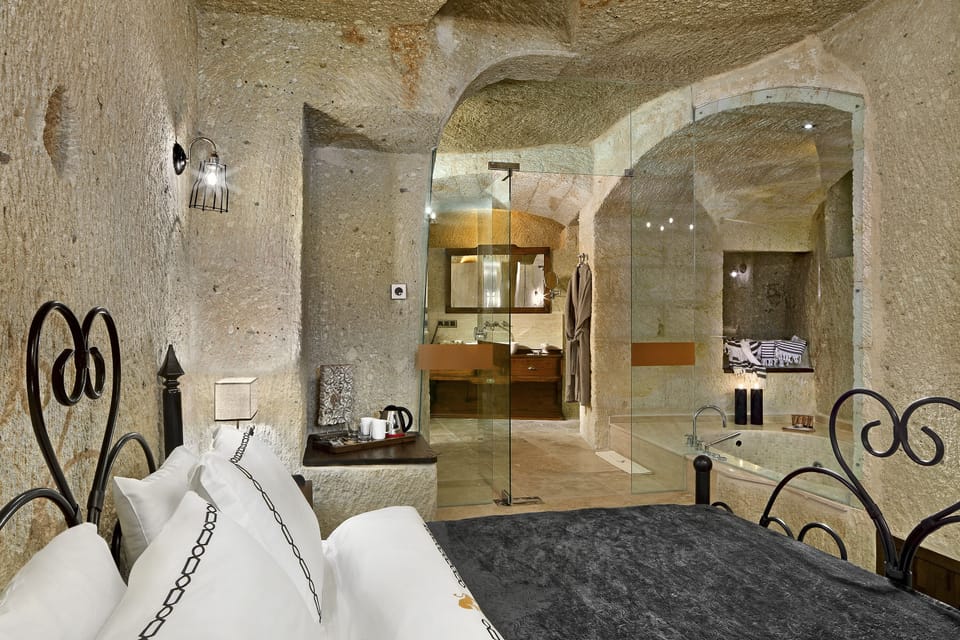 Egyptian cotton sheets, premium bedding, down comforters, minibar