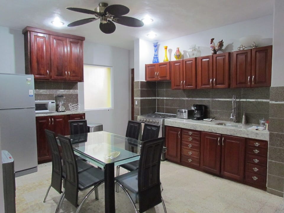 1st level kitchen and dining room