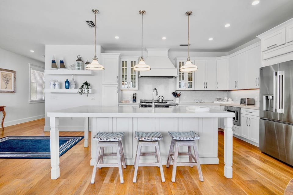 Kitchen with Island Seating