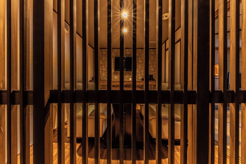 Premier Room, Non Smoking, Bathtub | Minibar, in-room safe