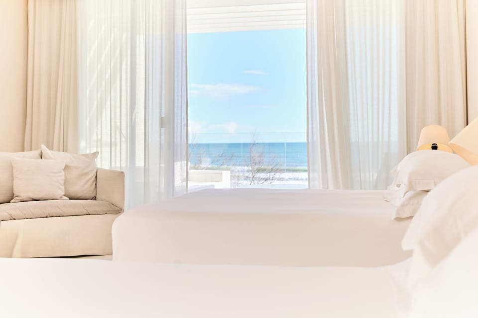 Family Room | Premium bedding, free minibar, in-room safe, desk