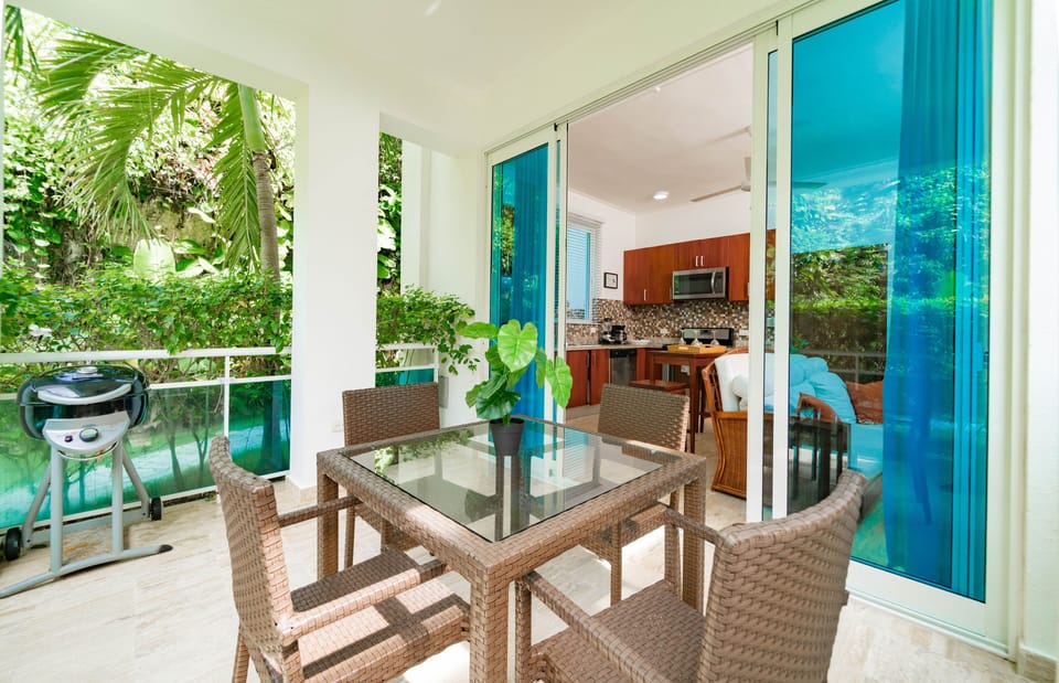 Premium Condo, 1 Bedroom, Beachside | 4 bedrooms, laptop workspace, soundproofing, bed sheets