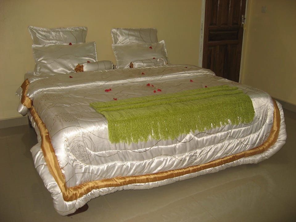 Desk, bed sheets
