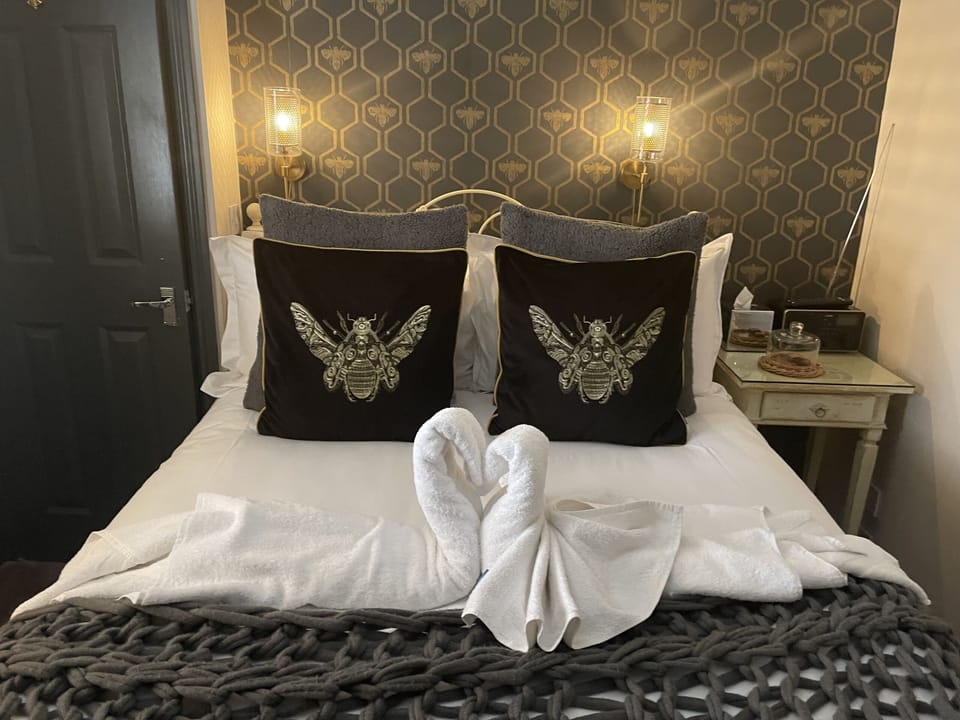 Classic Double Room, Ensuite (room 7)