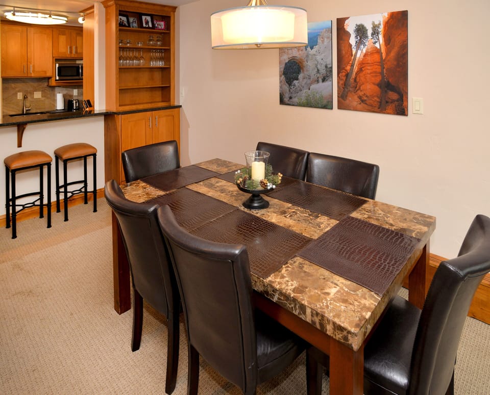Condo, 2 Bedrooms | Dining