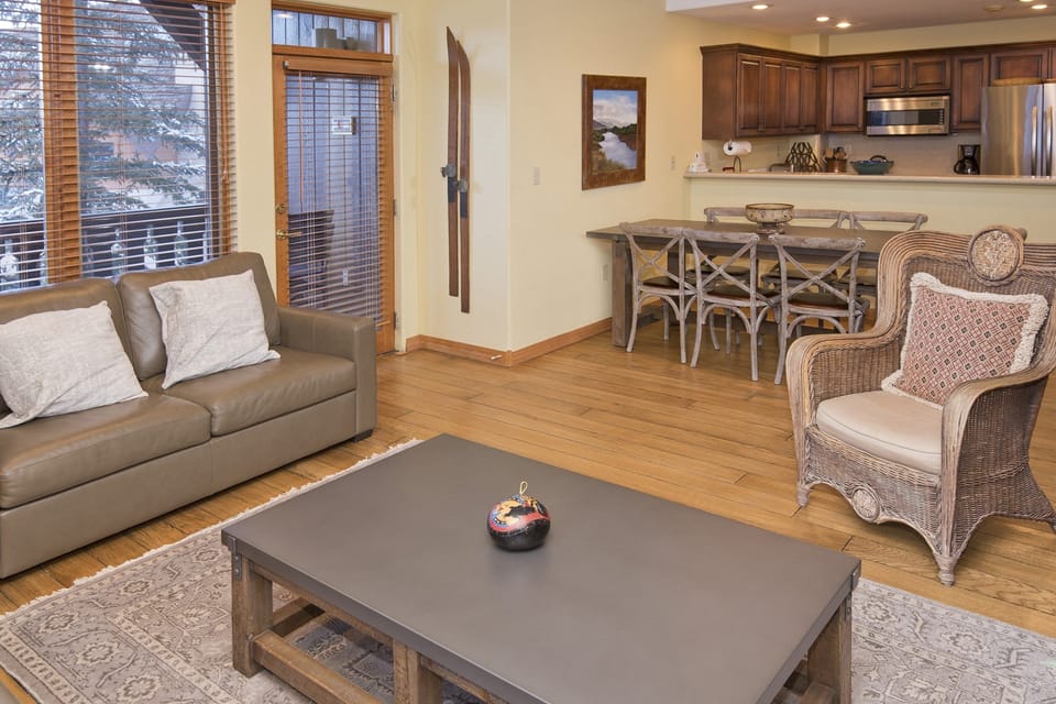 Condo, 2 Bedrooms | Living area | Smart TV