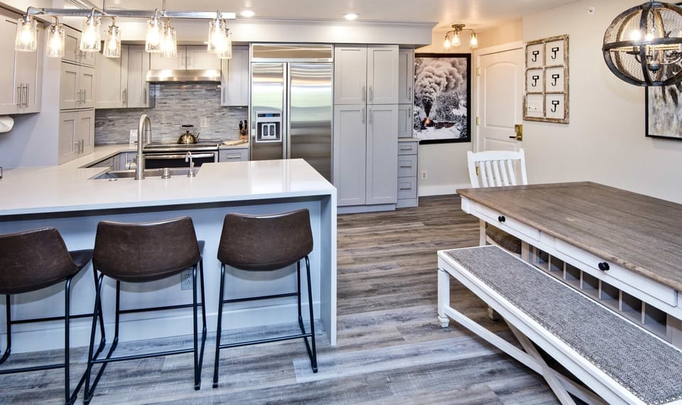 Condo, 3 Bedrooms | Private kitchen | Fridge, microwave, oven, dishwasher
